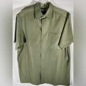 HAGGAR SHORT SLEEVE BUTTON DOWN GREEN WITH WHITE STRIPES SIZE LARGE SHIRT